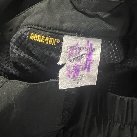 Patagonia 8 women’s black goretex snow pants - Picture 5 of 6